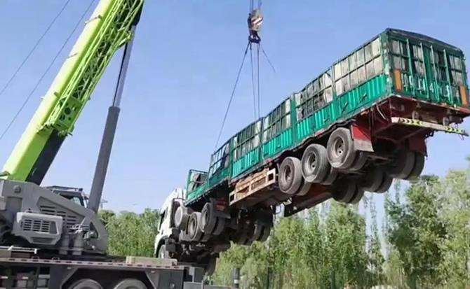 五家渠道路脱困救援案例